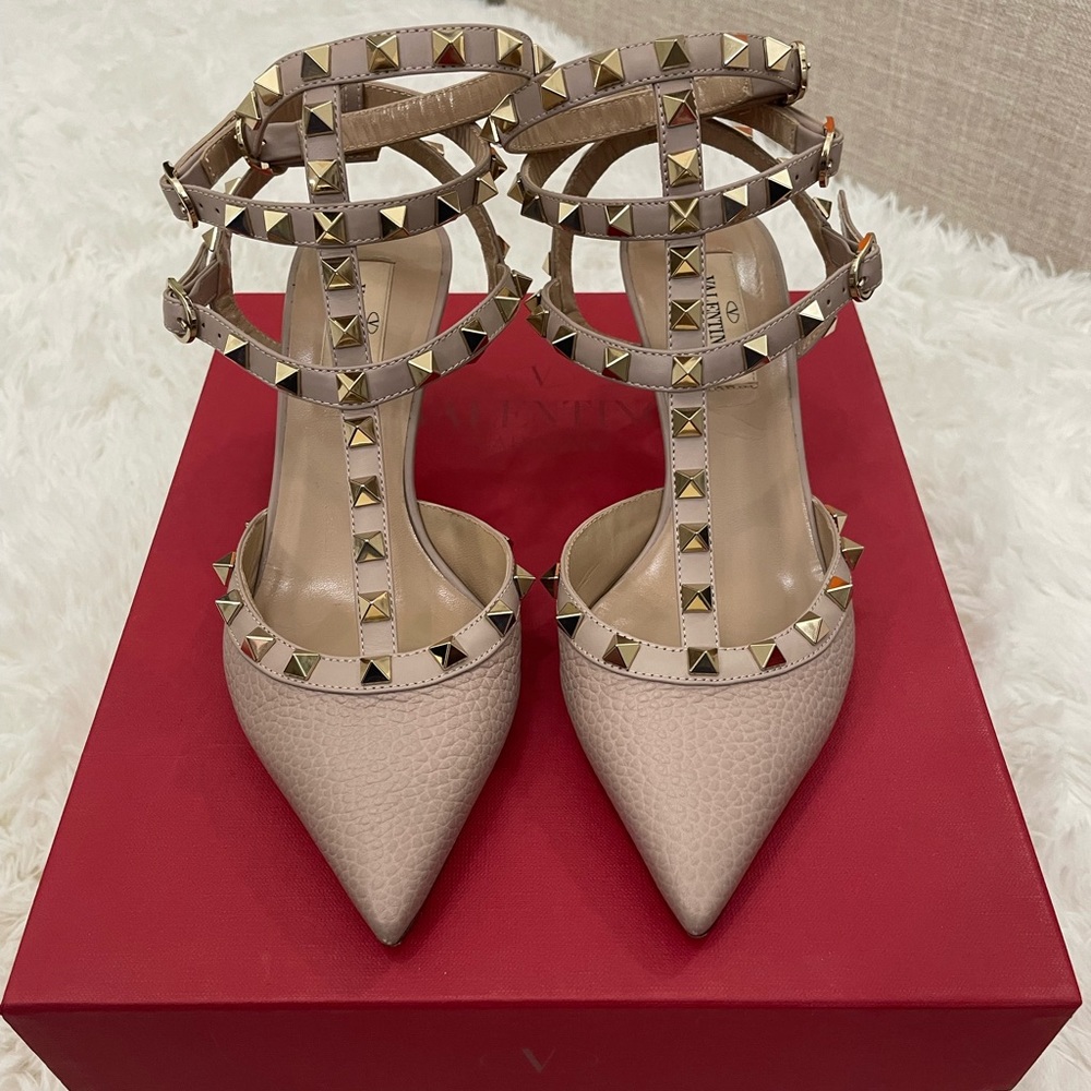 Valentino Rockstud Pumps